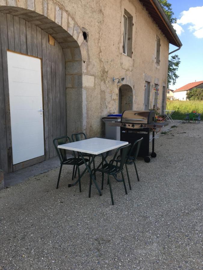 La Chambre Des Carrelets Montigny-sur-l'Ain Exterior foto